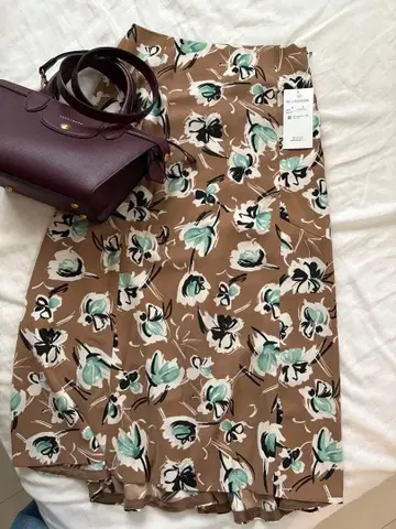 택 포함 새상품 투모로우랜드 32 스커트