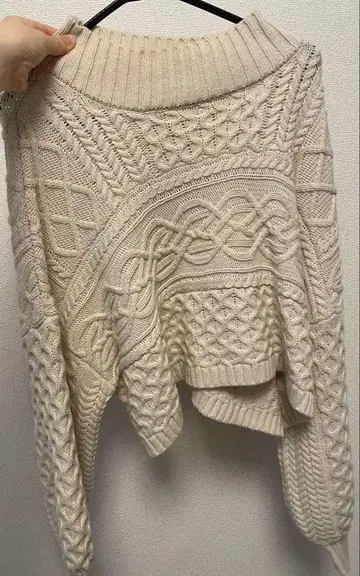 아이보리 케이블 니트 오버 사이즈