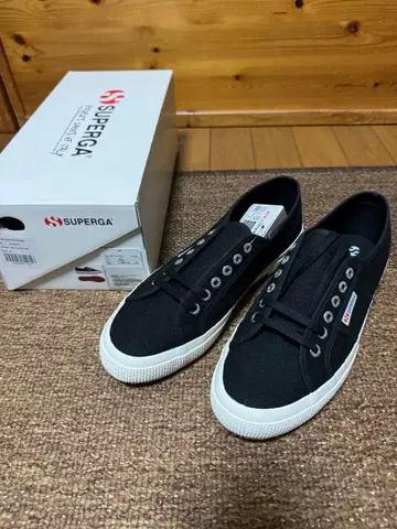 미사용품 SUPERGA 블랙 스니커즈 43