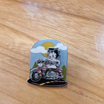 베티 붑 핀 배지