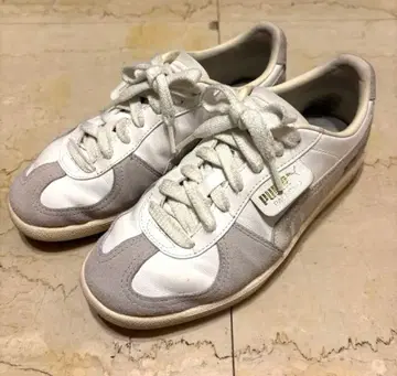 PUMA PALERMO 화이트 스니커즈 24cm