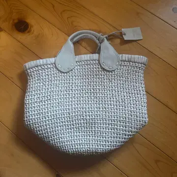 POMTATA 화이트 토트백