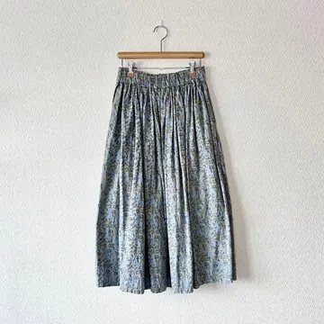 CALINER 카리네 수날염 가위 프린트 개더 롱 스커트