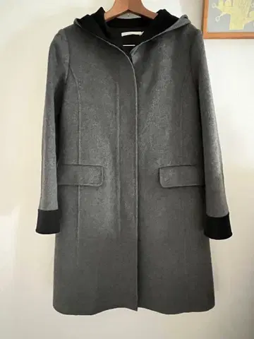 후드 부착 그레이 롱 코트