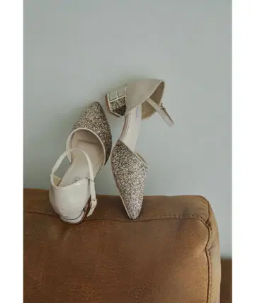 [새상품급] 24cm niana 글리터 청키힐 펌프스 결혼식 2차 모임