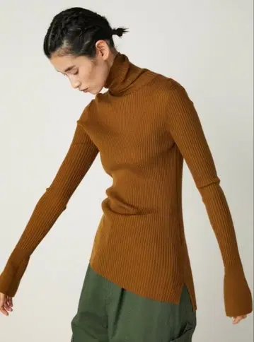 nagonstans 하이넥 롱 슬리브 브라운