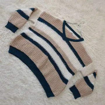 [세실 맥비] V넥 보더 니트 스웨터 M 이소재 도킹