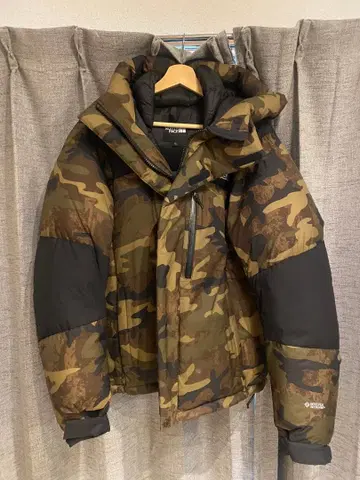 THE NORTH FACE 다운 자켓 카모플라쥬