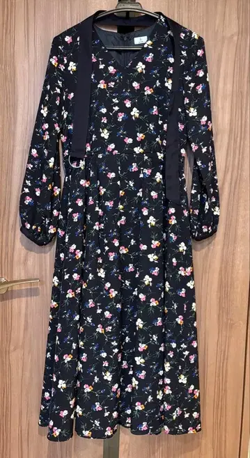 쿠미쿄쿠 - 꽃무늬 긴팔 플레어 원피스