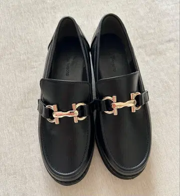 글로벌 워크 통굽 로퍼