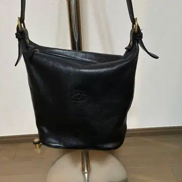 IL BISONTE 가죽 숄더백 버킷형 블랙