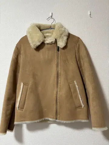 무스탕 코트 베이지 퍼 포함