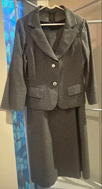 그레이 도트 무늬 정장 세트