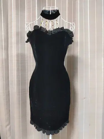 Genet Vivien 9호 블랙 벨벳 드레스 프릴 포함