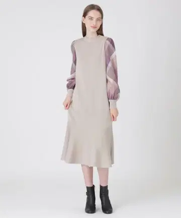 블루 라벨 울 아크릴 블렌드 니트 드레스