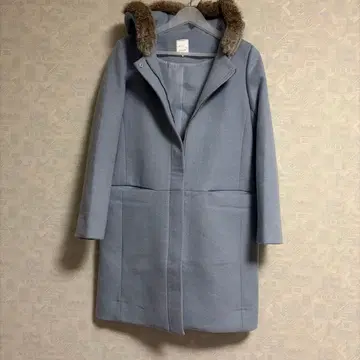 Te chichi 라이트 블루 후드 부착 코트