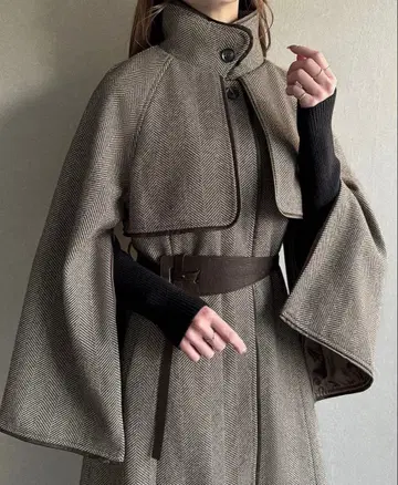 헤링본 무늬 케이프 롱 코트