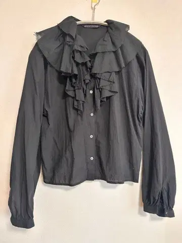 미즈이로 인드 블랙 프릴 셔츠