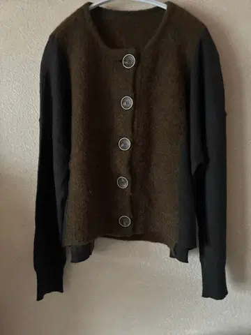 아무 우 혼방 브라운 블랙 가디건
