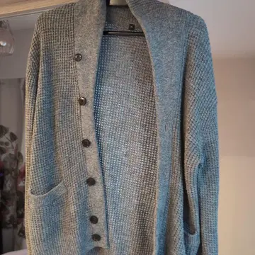 그레이 버튼 가디건