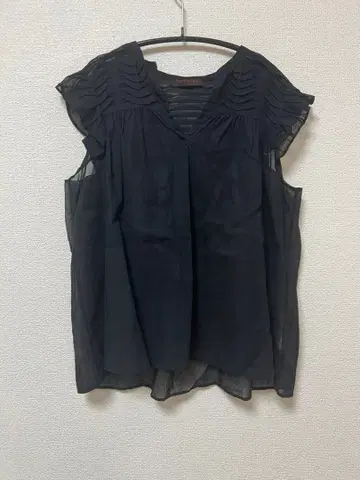 투모로우랜드 블랙 슬리브리스 셔츠 36