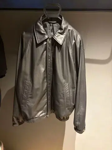 UNIVERSAL PRODUCTS.LEATHER BROUSON