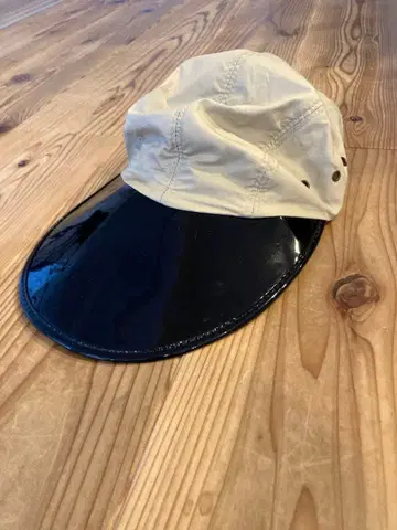 Oysterman 비치 캡 베이지와 블랙