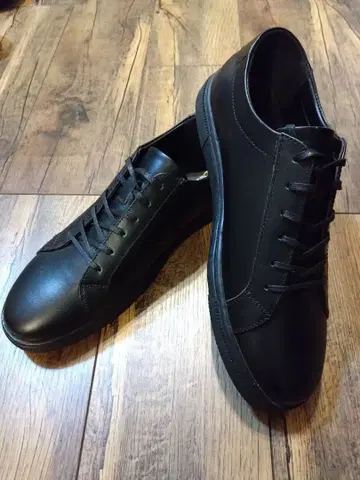 사라방드 블랙 가죽 스니커즈