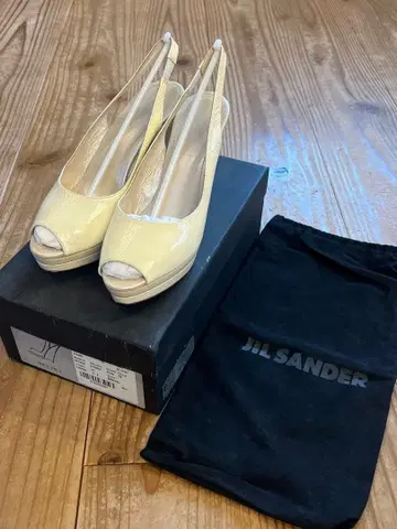 JIL SANDER 크림색 오픈토 샌들 37