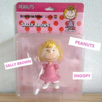 스누피 피규어 UDF 메디콤 토이 SALLY BROWN