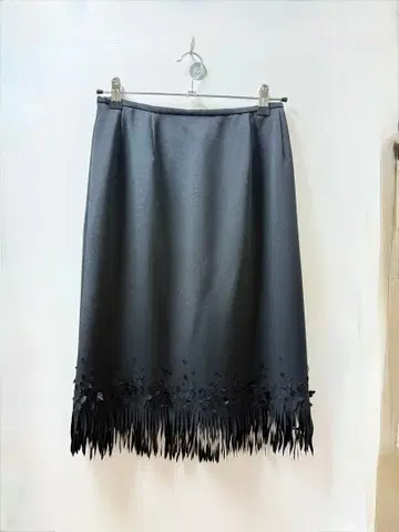 DOMINIQUE SIROP 블랙 프린지 스커트