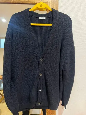 블랙 V넥 가디건