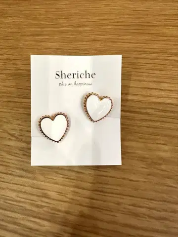 새상품급 sheriche white heart earring