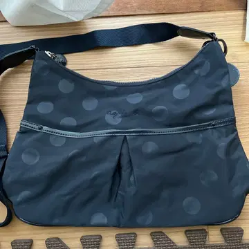도트 무늬 나일론 숄더백
