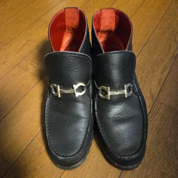 페라가모 부츠 버클 포함