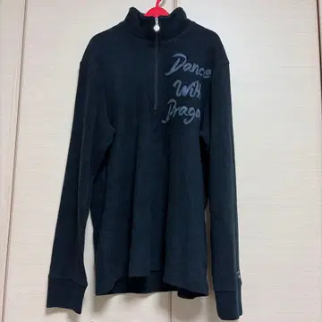 댄스 위드 드래곤 하프 지퍼 스웨터 블랙