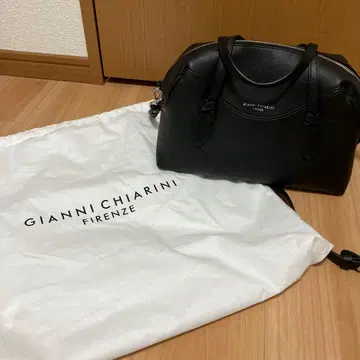 잔니 키아리니 사파리 Safari