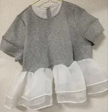 그레이 프릴 반팔 상의