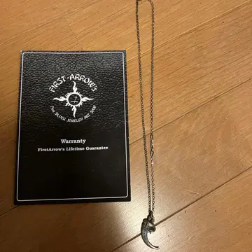 퍼스트 애로우즈 베어 클로 목걸이
