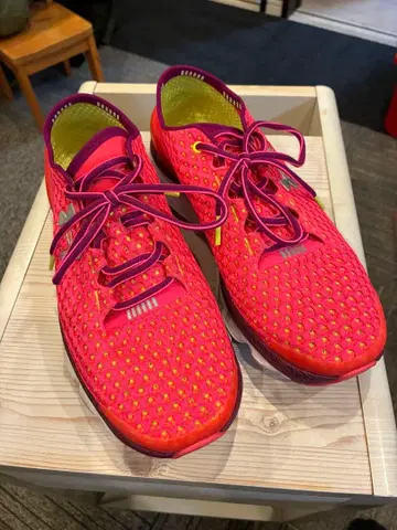 핑크 메쉬 스니커즈