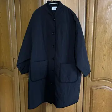 YURK 유르크 퀼팅 코트 스탠드 카라 래글런 소매 블랙