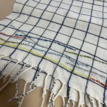 작가 물건 체크 무늬 머플러 화이트 베이스 파란 격자