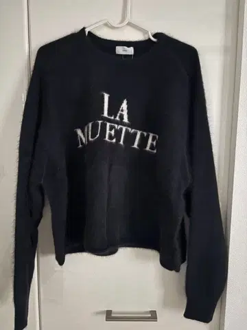 새상품 이에나 2025AW 폭스 혼방 LA MUETTE 로고 니트