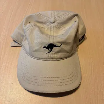 Kangaroo 베이지 캡 호주 국기 자수