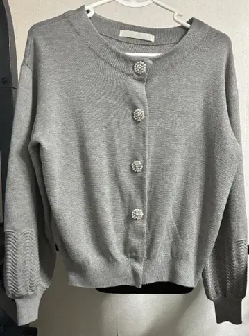 [ Gready Brilliant ] FAVORI 비쥬 단추 가디건 M