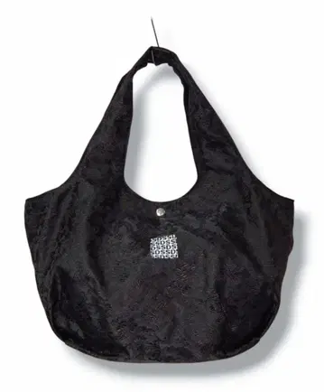 SSD 용 x 꽃무늬 차이나 벌룬 토트백: 블랙