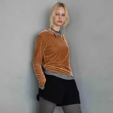 새상품 SeaRoomlynn Shine 벨로아 크루넥 상의 베이지