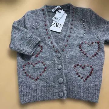 새상품 미사용 ZARA 자라 하트 비쥬 부착 그레이 긴팔 가디건