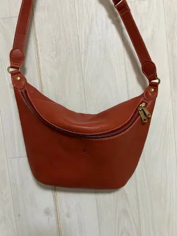 숄더백 kissora 오렌지