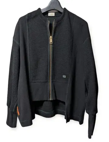 USN GALLERY 블랙 지퍼 자켓